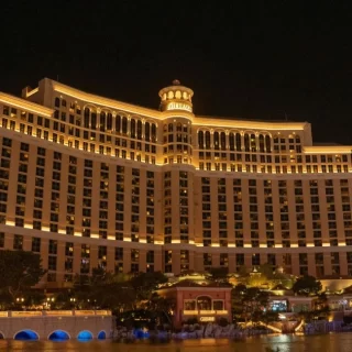 12 Best Hotels in Las Vegas for Couples: Luxury & Romance